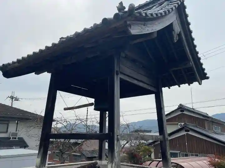 法泉寺の{uncategorized: "未分類", other: "その他", undefined: "問題あり", building: "その他建物", grave: "お墓", sacred_gate: "鳥居", guardian: "狛犬", statue: "像", buddha: "仏像", history: "歴史", nature: "自然", garden: "庭園", animal: "動物", pagoda: "塔", temizu: "手水舎", mountain_gate: "山門・神門", sanctuary: "本殿・本堂", subordinate: "末社・摂社", art: "芸術", scenery: "景色", jizo: "地蔵", ema: "絵馬", goshuin: "御朱印", omikuji: "おみくじ", items: "授与品その他", amulet: "お守り", goshuincho: "御朱印帳", eats: "食事", festival: "お祭り", votive_dance: "神楽", shichigosan: "七五三参", wedding: "結婚式", experience: "体験その他", initially: "初詣", around: "周辺", anti_infection: "感染症対策"}