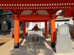 穴八幡宮の像