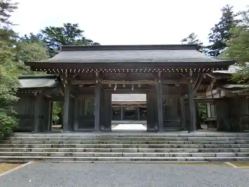 名和神社の山門