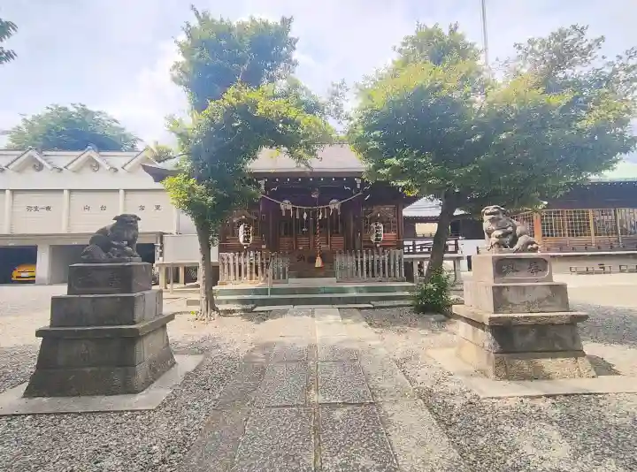 本郷氷川神社の{uncategorized: "未分類", other: "その他", undefined: "問題あり", building: "その他建物", grave: "お墓", sacred_gate: "鳥居", guardian: "狛犬", statue: "像", buddha: "仏像", history: "歴史", nature: "自然", garden: "庭園", animal: "動物", pagoda: "塔", temizu: "手水舎", mountain_gate: "山門・神門", sanctuary: "本殿・本堂", subordinate: "末社・摂社", art: "芸術", scenery: "景色", jizo: "地蔵", ema: "絵馬", goshuin: "御朱印", omikuji: "おみくじ", items: "授与品その他", amulet: "お守り", goshuincho: "御朱印帳", eats: "食事", festival: "お祭り", votive_dance: "神楽", shichigosan: "七五三参", wedding: "結婚式", experience: "体験その他", initially: "初詣", around: "周辺", anti_infection: "感染症対策"}