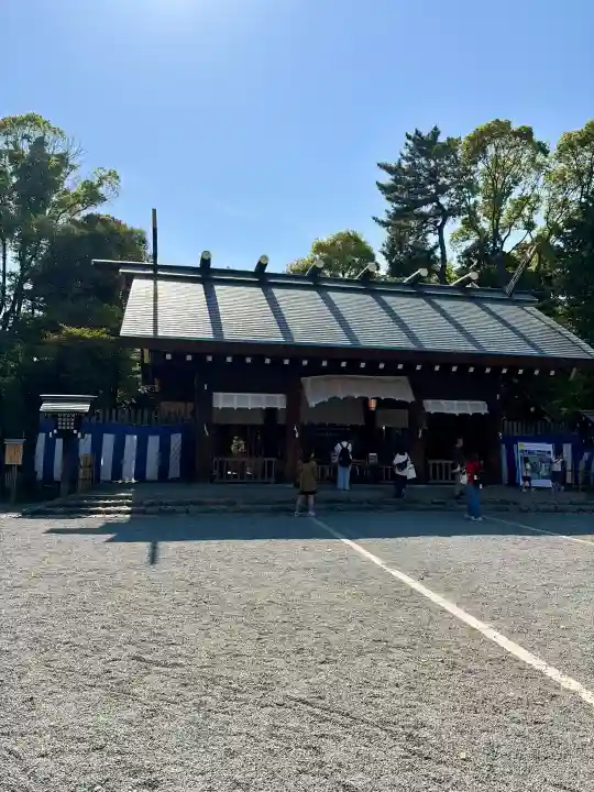伊勢山皇大神宮の{uncategorized: "未分類", other: "その他", undefined: "問題あり", building: "その他建物", grave: "お墓", sacred_gate: "鳥居", guardian: "狛犬", statue: "像", buddha: "仏像", history: "歴史", nature: "自然", garden: "庭園", animal: "動物", pagoda: "塔", temizu: "手水舎", mountain_gate: "山門・神門", sanctuary: "本殿・本堂", subordinate: "末社・摂社", art: "芸術", scenery: "景色", jizo: "地蔵", ema: "絵馬", goshuin: "御朱印", omikuji: "おみくじ", items: "授与品その他", amulet: "お守り", goshuincho: "御朱印帳", eats: "食事", festival: "お祭り", votive_dance: "神楽", shichigosan: "七五三参", wedding: "結婚式", experience: "体験その他", initially: "初詣", around: "周辺", anti_infection: "感染症対策"}