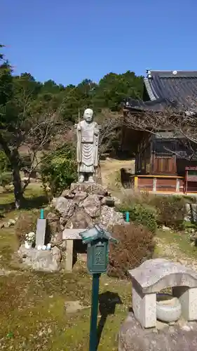 甲山寺の像