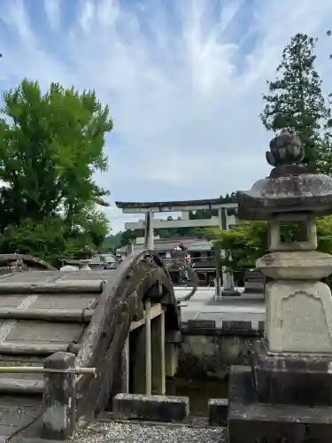 多賀大社の{uncategorized: "未分類", other: "その他", undefined: "問題あり", building: "その他建物", grave: "お墓", sacred_gate: "鳥居", guardian: "狛犬", statue: "像", buddha: "仏像", history: "歴史", nature: "自然", garden: "庭園", animal: "動物", pagoda: "塔", temizu: "手水舎", mountain_gate: "山門・神門", sanctuary: "本殿・本堂", subordinate: "末社・摂社", art: "芸術", scenery: "景色", jizo: "地蔵", ema: "絵馬", goshuin: "御朱印", omikuji: "おみくじ", items: "授与品その他", amulet: "お守り", goshuincho: "御朱印帳", eats: "食事", festival: "お祭り", votive_dance: "神楽", shichigosan: "七五三参", wedding: "結婚式", experience: "体験その他", initially: "初詣", around: "周辺", anti_infection: "感染症対策"}