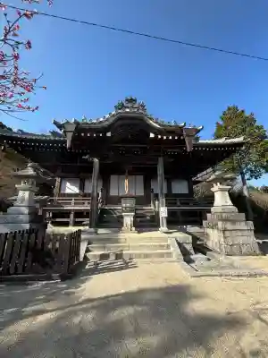 比叡山延暦寺の{uncategorized: "未分類", other: "その他", undefined: "問題あり", building: "その他建物", grave: "お墓", sacred_gate: "鳥居", guardian: "狛犬", statue: "像", buddha: "仏像", history: "歴史", nature: "自然", garden: "庭園", animal: "動物", pagoda: "塔", temizu: "手水舎", mountain_gate: "山門・神門", sanctuary: "本殿・本堂", subordinate: "末社・摂社", art: "芸術", scenery: "景色", jizo: "地蔵", ema: "絵馬", goshuin: "御朱印", omikuji: "おみくじ", items: "授与品その他", amulet: "お守り", goshuincho: "御朱印帳", eats: "食事", festival: "お祭り", votive_dance: "神楽", shichigosan: "七五三参", wedding: "結婚式", experience: "体験その他", initially: "初詣", around: "周辺", anti_infection: "感染症対策"}
