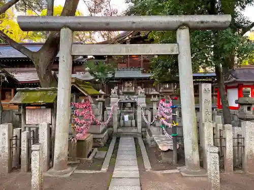 若宮八幡社の末社・摂社