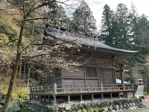 横蔵寺の本殿