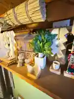 白蛇辨財天の{uncategorized: "未分類", other: "その他", undefined: "問題あり", building: "その他建物", grave: "お墓", sacred_gate: "鳥居", guardian: "狛犬", statue: "像", buddha: "仏像", history: "歴史", nature: "自然", garden: "庭園", animal: "動物", pagoda: "塔", temizu: "手水舎", mountain_gate: "山門・神門", sanctuary: "本殿・本堂", subordinate: "末社・摂社", art: "芸術", scenery: "景色", jizo: "地蔵", ema: "絵馬", goshuin: "御朱印", omikuji: "おみくじ", items: "授与品その他", amulet: "お守り", goshuincho: "御朱印帳", eats: "食事", festival: "お祭り", votive_dance: "神楽", shichigosan: "七五三参", wedding: "結婚式", experience: "体験その他", initially: "初詣", around: "周辺", anti_infection: "感染症対策"}