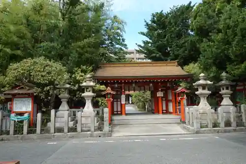 松山神社の山門・神門