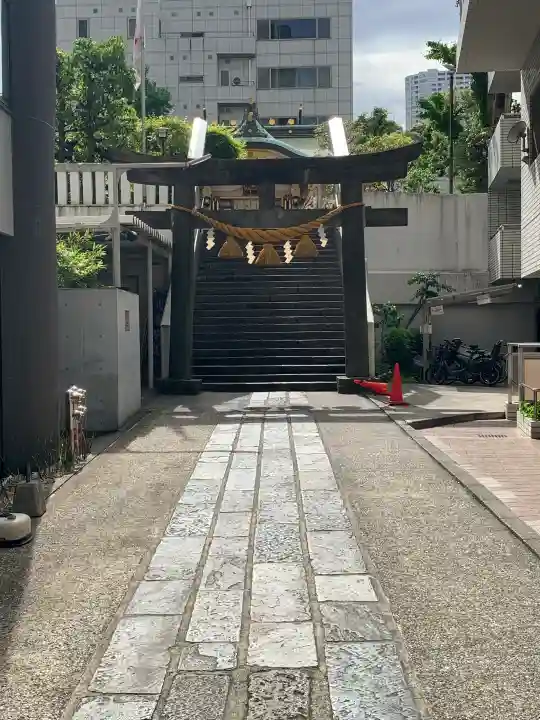 高輪神社の{uncategorized: "未分類", other: "その他", undefined: "問題あり", building: "その他建物", grave: "お墓", sacred_gate: "鳥居", guardian: "狛犬", statue: "像", buddha: "仏像", history: "歴史", nature: "自然", garden: "庭園", animal: "動物", pagoda: "塔", temizu: "手水舎", mountain_gate: "山門・神門", sanctuary: "本殿・本堂", subordinate: "末社・摂社", art: "芸術", scenery: "景色", jizo: "地蔵", ema: "絵馬", goshuin: "御朱印", omikuji: "おみくじ", items: "授与品その他", amulet: "お守り", goshuincho: "御朱印帳", eats: "食事", festival: "お祭り", votive_dance: "神楽", shichigosan: "七五三参", wedding: "結婚式", experience: "体験その他", initially: "初詣", around: "周辺", anti_infection: "感染症対策"}