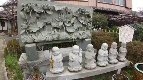 長善寺の像