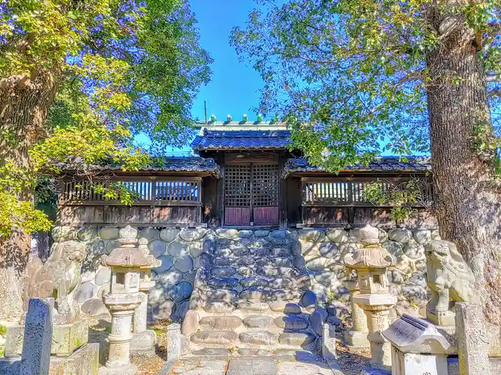 白山社の本殿・本堂