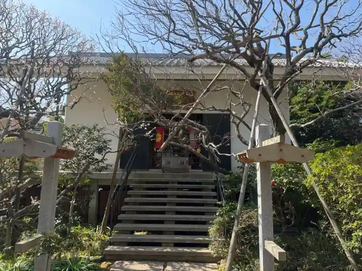 宝戒寺の{uncategorized: "未分類", other: "その他", undefined: "問題あり", building: "その他建物", grave: "お墓", sacred_gate: "鳥居", guardian: "狛犬", statue: "像", buddha: "仏像", history: "歴史", nature: "自然", garden: "庭園", animal: "動物", pagoda: "塔", temizu: "手水舎", mountain_gate: "山門・神門", sanctuary: "本殿・本堂", subordinate: "末社・摂社", art: "芸術", scenery: "景色", jizo: "地蔵", ema: "絵馬", goshuin: "御朱印", omikuji: "おみくじ", items: "授与品その他", amulet: "お守り", goshuincho: "御朱印帳", eats: "食事", festival: "お祭り", votive_dance: "神楽", shichigosan: "七五三参", wedding: "結婚式", experience: "体験その他", initially: "初詣", around: "周辺", anti_infection: "感染症対策"}