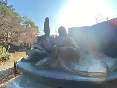 宇治神社の{uncategorized: "未分類", other: "その他", undefined: "問題あり", building: "その他建物", grave: "お墓", sacred_gate: "鳥居", guardian: "狛犬", statue: "像", buddha: "仏像", history: "歴史", nature: "自然", garden: "庭園", animal: "動物", pagoda: "塔", temizu: "手水舎", mountain_gate: "山門・神門", sanctuary: "本殿・本堂", subordinate: "末社・摂社", art: "芸術", scenery: "景色", jizo: "地蔵", ema: "絵馬", goshuin: "御朱印", omikuji: "おみくじ", items: "授与品その他", amulet: "お守り", goshuincho: "御朱印帳", eats: "食事", festival: "お祭り", votive_dance: "神楽", shichigosan: "七五三参", wedding: "結婚式", experience: "体験その他", initially: "初詣", around: "周辺", anti_infection: "感染症対策"}