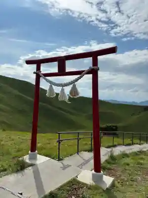 大室山浅間神社の{uncategorized: "未分類", other: "その他", undefined: "問題あり", building: "その他建物", grave: "お墓", sacred_gate: "鳥居", guardian: "狛犬", statue: "像", buddha: "仏像", history: "歴史", nature: "自然", garden: "庭園", animal: "動物", pagoda: "塔", temizu: "手水舎", mountain_gate: "山門・神門", sanctuary: "本殿・本堂", subordinate: "末社・摂社", art: "芸術", scenery: "景色", jizo: "地蔵", ema: "絵馬", goshuin: "御朱印", omikuji: "おみくじ", items: "授与品その他", amulet: "お守り", goshuincho: "御朱印帳", eats: "食事", festival: "お祭り", votive_dance: "神楽", shichigosan: "七五三参", wedding: "結婚式", experience: "体験その他", initially: "初詣", around: "周辺", anti_infection: "感染症対策"}