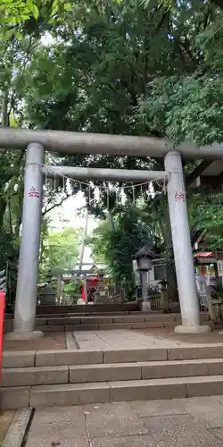 赤堤六所神社の鳥居