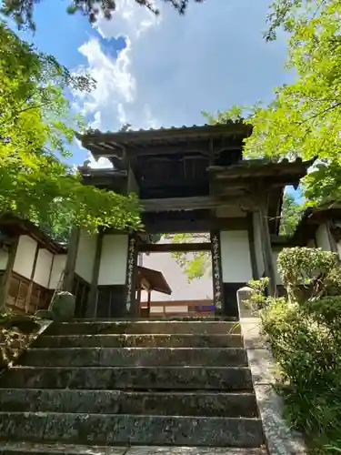 龍穏寺の山門・神門