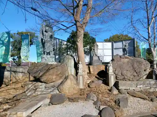 雲竜寺の{uncategorized: "未分類", other: "その他", undefined: "問題あり", building: "その他建物", grave: "お墓", sacred_gate: "鳥居", guardian: "狛犬", statue: "像", buddha: "仏像", history: "歴史", nature: "自然", garden: "庭園", animal: "動物", pagoda: "塔", temizu: "手水舎", mountain_gate: "山門・神門", sanctuary: "本殿・本堂", subordinate: "末社・摂社", art: "芸術", scenery: "景色", jizo: "地蔵", ema: "絵馬", goshuin: "御朱印", omikuji: "おみくじ", items: "授与品その他", amulet: "お守り", goshuincho: "御朱印帳", eats: "食事", festival: "お祭り", votive_dance: "神楽", shichigosan: "七五三参", wedding: "結婚式", experience: "体験その他", initially: "初詣", around: "周辺", anti_infection: "感染症対策"}