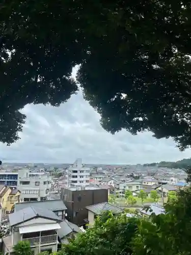 常陸第三宮　吉田神社の{uncategorized: "未分類", other: "その他", undefined: "問題あり", building: "その他建物", grave: "お墓", sacred_gate: "鳥居", guardian: "狛犬", statue: "像", buddha: "仏像", history: "歴史", nature: "自然", garden: "庭園", animal: "動物", pagoda: "塔", temizu: "手水舎", mountain_gate: "山門・神門", sanctuary: "本殿・本堂", subordinate: "末社・摂社", art: "芸術", scenery: "景色", jizo: "地蔵", ema: "絵馬", goshuin: "御朱印", omikuji: "おみくじ", items: "授与品その他", amulet: "お守り", goshuincho: "御朱印帳", eats: "食事", festival: "お祭り", votive_dance: "神楽", shichigosan: "七五三参", wedding: "結婚式", experience: "体験その他", initially: "初詣", around: "周辺", anti_infection: "感染症対策"}