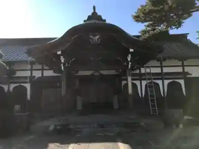 護国寺の本殿・本堂