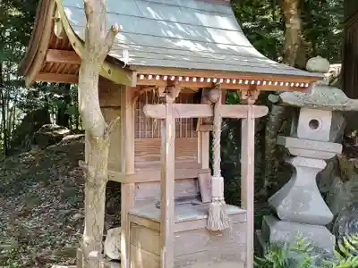 阿陀岡神社の末社・摂社