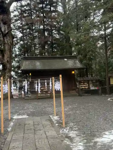 諏訪大社下社春宮の{uncategorized: "未分類", other: "その他", undefined: "問題あり", building: "その他建物", grave: "お墓", sacred_gate: "鳥居", guardian: "狛犬", statue: "像", buddha: "仏像", history: "歴史", nature: "自然", garden: "庭園", animal: "動物", pagoda: "塔", temizu: "手水舎", mountain_gate: "山門・神門", sanctuary: "本殿・本堂", subordinate: "末社・摂社", art: "芸術", scenery: "景色", jizo: "地蔵", ema: "絵馬", goshuin: "御朱印", omikuji: "おみくじ", items: "授与品その他", amulet: "お守り", goshuincho: "御朱印帳", eats: "食事", festival: "お祭り", votive_dance: "神楽", shichigosan: "七五三参", wedding: "結婚式", experience: "体験その他", initially: "初詣", around: "周辺", anti_infection: "感染症対策"}