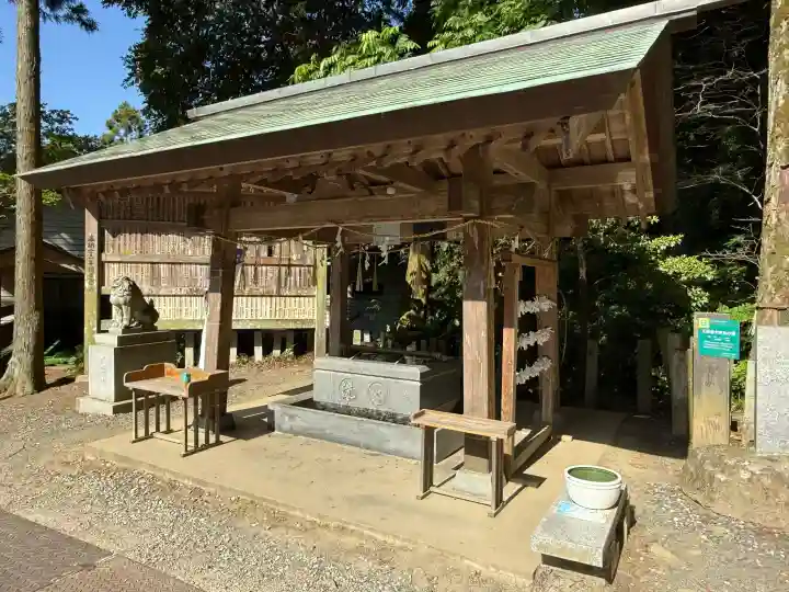 伊野天照皇大神宮の{uncategorized: "未分類", other: "その他", undefined: "問題あり", building: "その他建物", grave: "お墓", sacred_gate: "鳥居", guardian: "狛犬", statue: "像", buddha: "仏像", history: "歴史", nature: "自然", garden: "庭園", animal: "動物", pagoda: "塔", temizu: "手水舎", mountain_gate: "山門・神門", sanctuary: "本殿・本堂", subordinate: "末社・摂社", art: "芸術", scenery: "景色", jizo: "地蔵", ema: "絵馬", goshuin: "御朱印", omikuji: "おみくじ", items: "授与品その他", amulet: "お守り", goshuincho: "御朱印帳", eats: "食事", festival: "お祭り", votive_dance: "神楽", shichigosan: "七五三参", wedding: "結婚式", experience: "体験その他", initially: "初詣", around: "周辺", anti_infection: "感染症対策"}