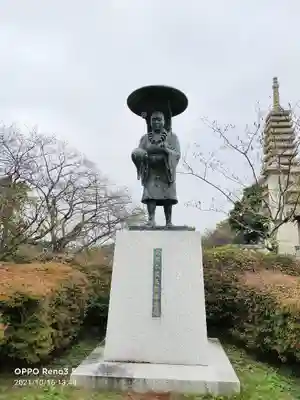 慈恩寺の像