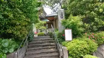 薬師院の山門・神門