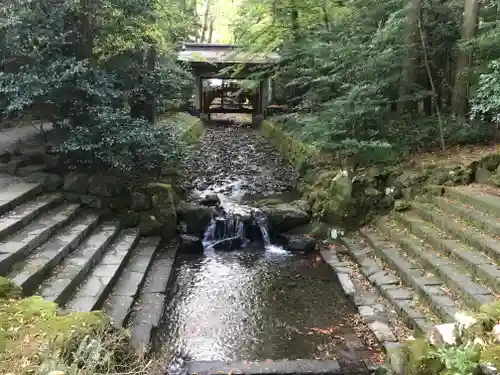 彌彦神社の庭園