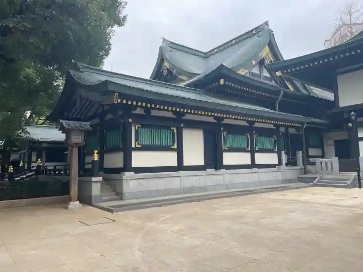 穴八幡宮の{uncategorized: "未分類", other: "その他", undefined: "問題あり", building: "その他建物", grave: "お墓", sacred_gate: "鳥居", guardian: "狛犬", statue: "像", buddha: "仏像", history: "歴史", nature: "自然", garden: "庭園", animal: "動物", pagoda: "塔", temizu: "手水舎", mountain_gate: "山門・神門", sanctuary: "本殿・本堂", subordinate: "末社・摂社", art: "芸術", scenery: "景色", jizo: "地蔵", ema: "絵馬", goshuin: "御朱印", omikuji: "おみくじ", items: "授与品その他", amulet: "お守り", goshuincho: "御朱印帳", eats: "食事", festival: "お祭り", votive_dance: "神楽", shichigosan: "七五三参", wedding: "結婚式", experience: "体験その他", initially: "初詣", around: "周辺", anti_infection: "感染症対策"}