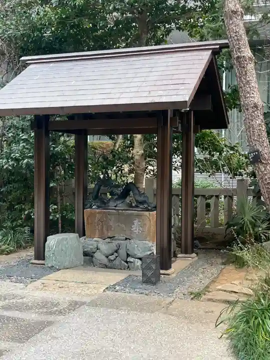 六本木天祖神社の{uncategorized: "未分類", other: "その他", undefined: "問題あり", building: "その他建物", grave: "お墓", sacred_gate: "鳥居", guardian: "狛犬", statue: "像", buddha: "仏像", history: "歴史", nature: "自然", garden: "庭園", animal: "動物", pagoda: "塔", temizu: "手水舎", mountain_gate: "山門・神門", sanctuary: "本殿・本堂", subordinate: "末社・摂社", art: "芸術", scenery: "景色", jizo: "地蔵", ema: "絵馬", goshuin: "御朱印", omikuji: "おみくじ", items: "授与品その他", amulet: "お守り", goshuincho: "御朱印帳", eats: "食事", festival: "お祭り", votive_dance: "神楽", shichigosan: "七五三参", wedding: "結婚式", experience: "体験その他", initially: "初詣", around: "周辺", anti_infection: "感染症対策"}