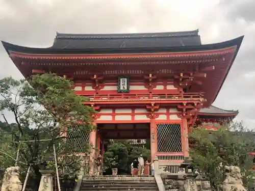 清水寺の山門・神門