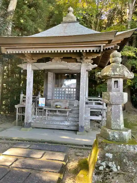 高館義経堂の本殿・本堂