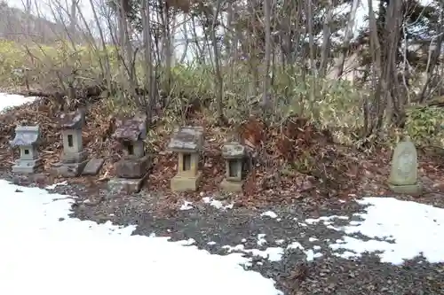 石上神社の末社