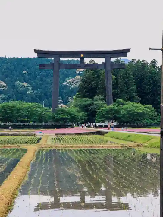 熊野本宮大社の{uncategorized: "未分類", other: "その他", undefined: "問題あり", building: "その他建物", grave: "お墓", sacred_gate: "鳥居", guardian: "狛犬", statue: "像", buddha: "仏像", history: "歴史", nature: "自然", garden: "庭園", animal: "動物", pagoda: "塔", temizu: "手水舎", mountain_gate: "山門・神門", sanctuary: "本殿・本堂", subordinate: "末社・摂社", art: "芸術", scenery: "景色", jizo: "地蔵", ema: "絵馬", goshuin: "御朱印", omikuji: "おみくじ", items: "授与品その他", amulet: "お守り", goshuincho: "御朱印帳", eats: "食事", festival: "お祭り", votive_dance: "神楽", shichigosan: "七五三参", wedding: "結婚式", experience: "体験その他", initially: "初詣", around: "周辺", anti_infection: "感染症対策"}