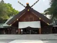 北海道神宮の{uncategorized: "未分類", other: "その他", undefined: "問題あり", building: "その他建物", grave: "お墓", sacred_gate: "鳥居", guardian: "狛犬", statue: "像", buddha: "仏像", history: "歴史", nature: "自然", garden: "庭園", animal: "動物", pagoda: "塔", temizu: "手水舎", mountain_gate: "山門・神門", sanctuary: "本殿・本堂", subordinate: "末社・摂社", art: "芸術", scenery: "景色", jizo: "地蔵", ema: "絵馬", goshuin: "御朱印", omikuji: "おみくじ", items: "授与品その他", amulet: "お守り", goshuincho: "御朱印帳", eats: "食事", festival: "お祭り", votive_dance: "神楽", shichigosan: "七五三参", wedding: "結婚式", experience: "体験その他", initially: "初詣", around: "周辺", anti_infection: "感染症対策"}