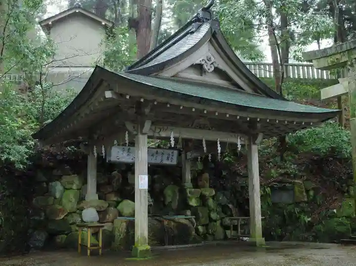 白山比咩神社の手水舎