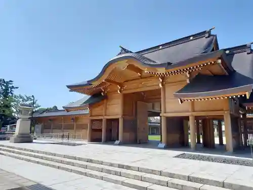新潟縣護國神社の山門・神門
