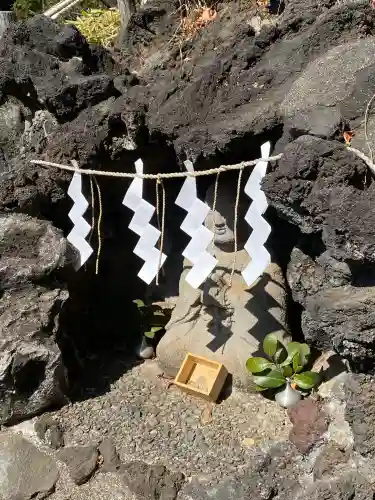 千駄ヶ谷冨士浅間神社の{uncategorized: "未分類", other: "その他", undefined: "問題あり", building: "その他建物", grave: "お墓", sacred_gate: "鳥居", guardian: "狛犬", statue: "像", buddha: "仏像", history: "歴史", nature: "自然", garden: "庭園", animal: "動物", pagoda: "塔", temizu: "手水舎", mountain_gate: "山門・神門", sanctuary: "本殿・本堂", subordinate: "末社・摂社", art: "芸術", scenery: "景色", jizo: "地蔵", ema: "絵馬", goshuin: "御朱印", omikuji: "おみくじ", items: "授与品その他", amulet: "お守り", goshuincho: "御朱印帳", eats: "食事", festival: "お祭り", votive_dance: "神楽", shichigosan: "七五三参", wedding: "結婚式", experience: "体験その他", initially: "初詣", around: "周辺", anti_infection: "感染症対策"}