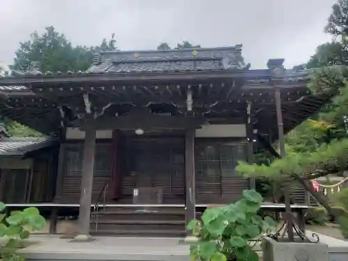 長壽寺の本殿