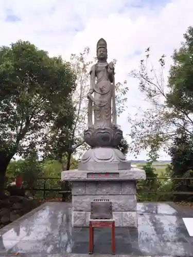 布施弁天 東海寺の仏像