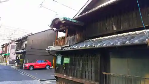 屋根神のその他建物