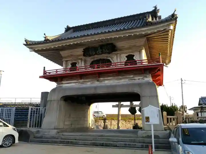 西大寺の山門・神門