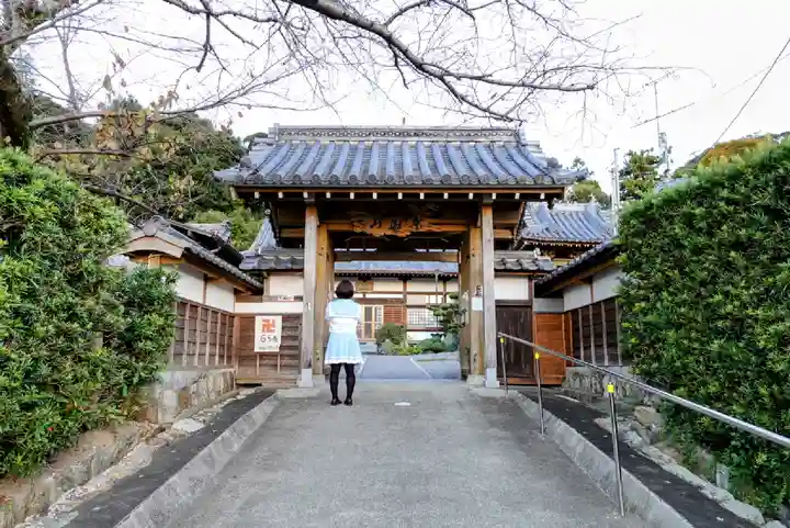 龍谷寺の山門・神門