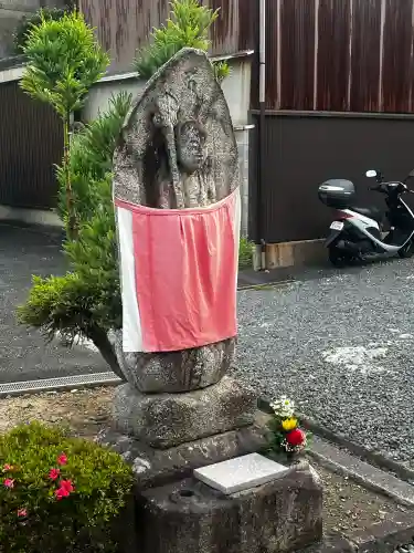 萬年寺（万年寺）の{uncategorized: "未分類", other: "その他", undefined: "問題あり", building: "その他建物", grave: "お墓", sacred_gate: "鳥居", guardian: "狛犬", statue: "像", buddha: "仏像", history: "歴史", nature: "自然", garden: "庭園", animal: "動物", pagoda: "塔", temizu: "手水舎", mountain_gate: "山門・神門", sanctuary: "本殿・本堂", subordinate: "末社・摂社", art: "芸術", scenery: "景色", jizo: "地蔵", ema: "絵馬", goshuin: "御朱印", omikuji: "おみくじ", items: "授与品その他", amulet: "お守り", goshuincho: "御朱印帳", eats: "食事", festival: "お祭り", votive_dance: "神楽", shichigosan: "七五三参", wedding: "結婚式", experience: "体験その他", initially: "初詣", around: "周辺", anti_infection: "感染症対策"}