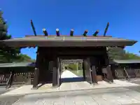 札幌護國神社の山門・神門