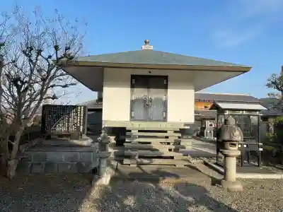 真光寺の{uncategorized: "未分類", other: "その他", undefined: "問題あり", building: "その他建物", grave: "お墓", sacred_gate: "鳥居", guardian: "狛犬", statue: "像", buddha: "仏像", history: "歴史", nature: "自然", garden: "庭園", animal: "動物", pagoda: "塔", temizu: "手水舎", mountain_gate: "山門・神門", sanctuary: "本殿・本堂", subordinate: "末社・摂社", art: "芸術", scenery: "景色", jizo: "地蔵", ema: "絵馬", goshuin: "御朱印", omikuji: "おみくじ", items: "授与品その他", amulet: "お守り", goshuincho: "御朱印帳", eats: "食事", festival: "お祭り", votive_dance: "神楽", shichigosan: "七五三参", wedding: "結婚式", experience: "体験その他", initially: "初詣", around: "周辺", anti_infection: "感染症対策"}
