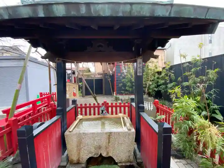 鴻神社の{uncategorized: "未分類", other: "その他", undefined: "問題あり", building: "その他建物", grave: "お墓", sacred_gate: "鳥居", guardian: "狛犬", statue: "像", buddha: "仏像", history: "歴史", nature: "自然", garden: "庭園", animal: "動物", pagoda: "塔", temizu: "手水舎", mountain_gate: "山門・神門", sanctuary: "本殿・本堂", subordinate: "末社・摂社", art: "芸術", scenery: "景色", jizo: "地蔵", ema: "絵馬", goshuin: "御朱印", omikuji: "おみくじ", items: "授与品その他", amulet: "お守り", goshuincho: "御朱印帳", eats: "食事", festival: "お祭り", votive_dance: "神楽", shichigosan: "七五三参", wedding: "結婚式", experience: "体験その他", initially: "初詣", around: "周辺", anti_infection: "感染症対策"}