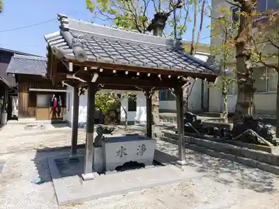 平等寺の手水舎