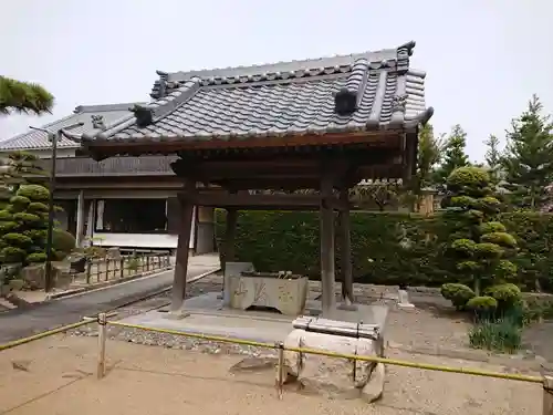 専称寺の手水舎